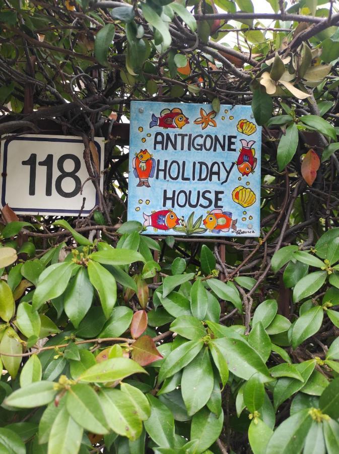Antigone Holiday House Villa Мондело Екстериор снимка