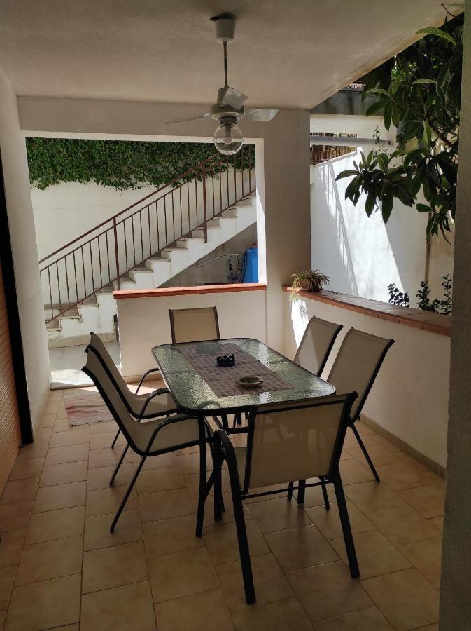 Antigone Holiday House Villa Мондело Екстериор снимка